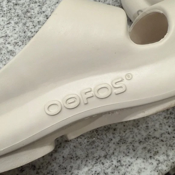 OOFOS OOYEAH Slide Sandal, Chalk - Picture 3 of 5